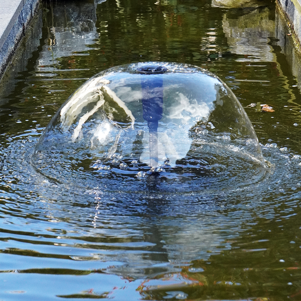 Sfeerbeeld bolvormige fontein voor de BluFilter